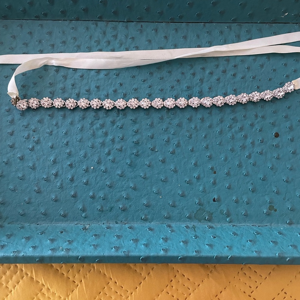 Rhinestone headband - Picture 5 of 5